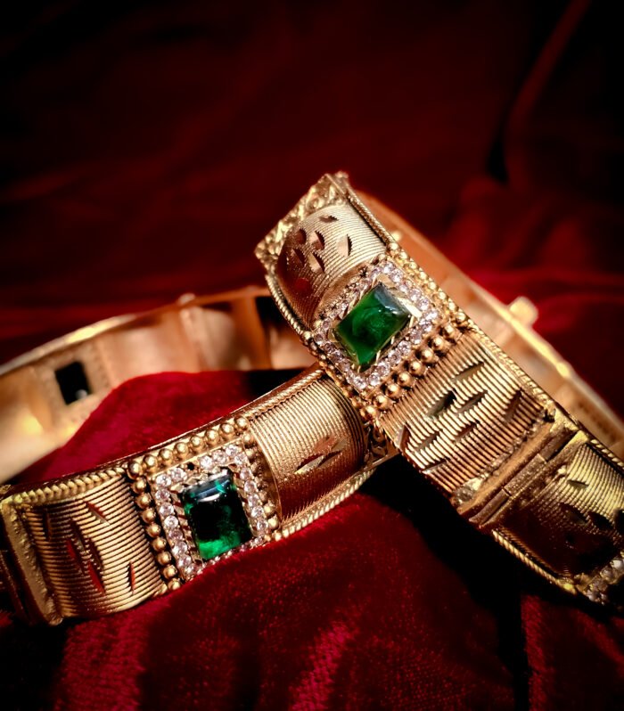 Emerald Majesty Bangles