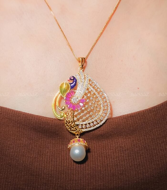 Majestic Peacock Pearl Pendant Set