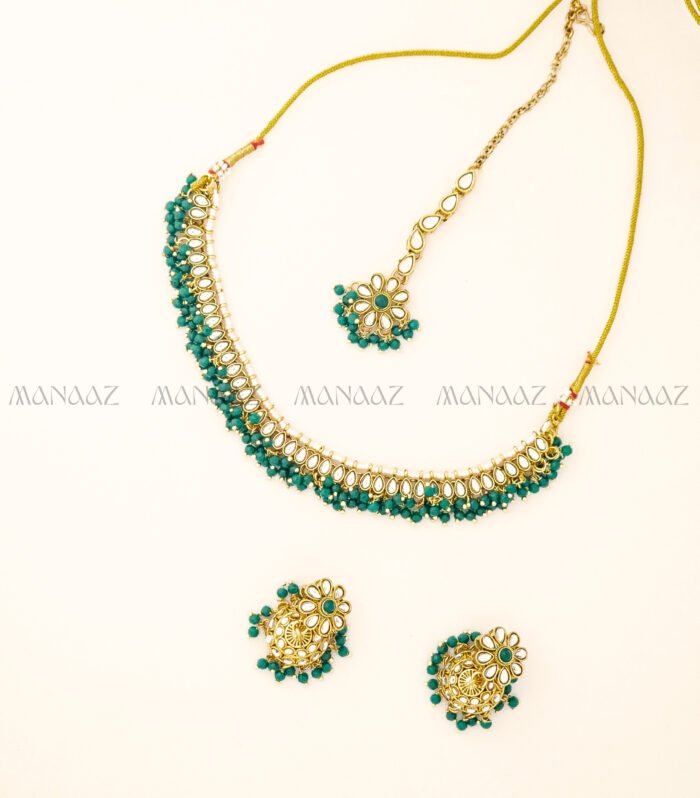 Emerald Aangan Kundan Necklace Set