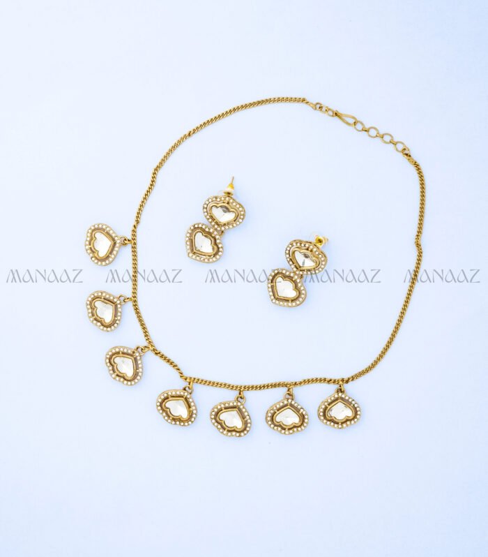 Aarohi Teardrop Heritage Necklace Set