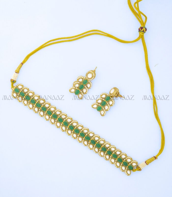 Emerald Classic Kundan Line Necklace Set