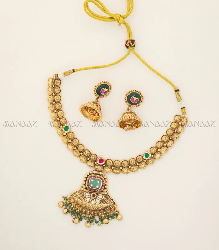 Queen's Copper Polki Necklace Set