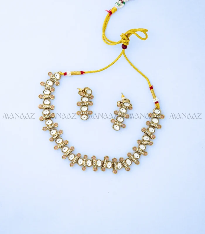 Vakra Polki Collar Set