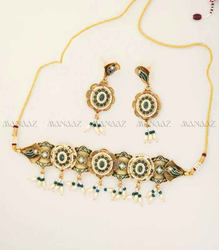 Vriddhi Jadau Meena Choker Set