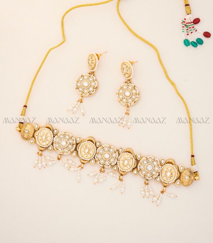 Madhura Kundan Moti Choker Set