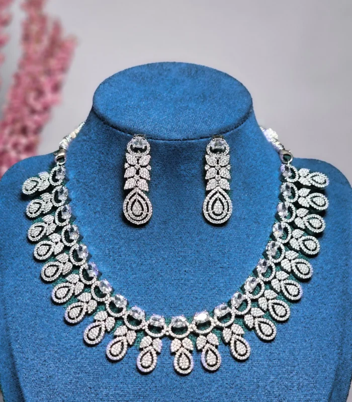 Aarini Teardrop AD Necklace Set ad necklace set